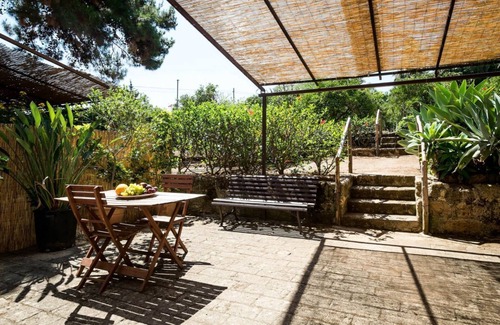 Bagheria House | Lemon Cottage Apt inside Villa Trabia