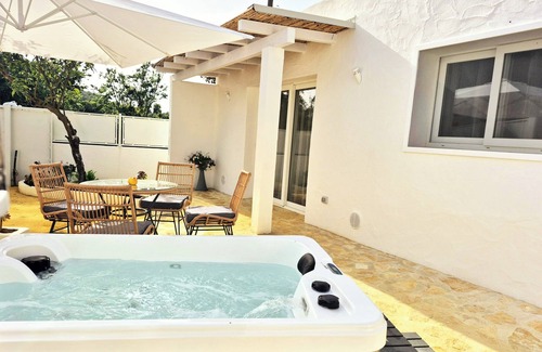 Piscinas House | Lemon Court Suite Piscinas