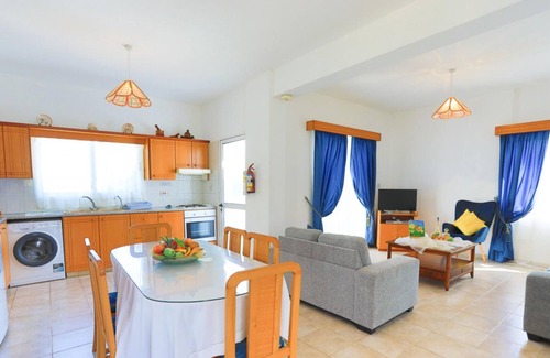 Argaka Villa | Lemon Grove Villa Dio