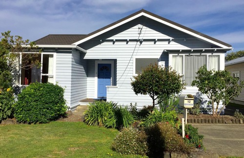 Nelson House | Lemon Tree Cottage, ideal for families or couples