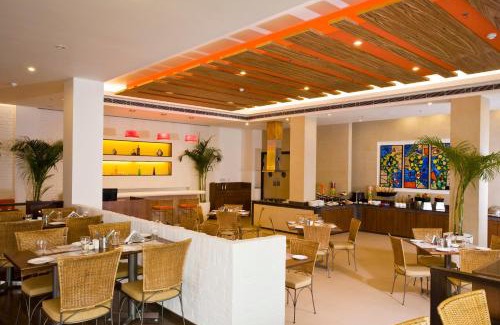 Kaushambi Hotel | Lemon Tree Hotel, East Delhi Mall, Kaushambi