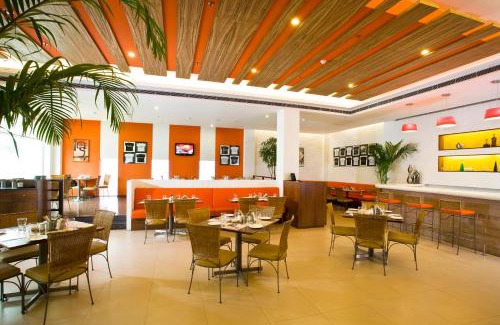 Kaushambi Hotel | Lemon Tree Hotel, East Delhi Mall, Kaushambi