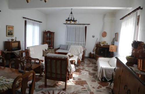 Troizinia House | Lemon tree house