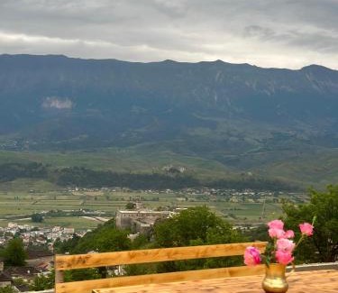Gjirokaster House | Lengo Guest House