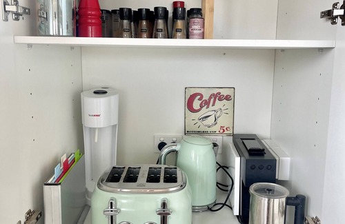 St Leonards House | Lenni the Beach Shack, luxury dog friendly space-10 min walk to beach