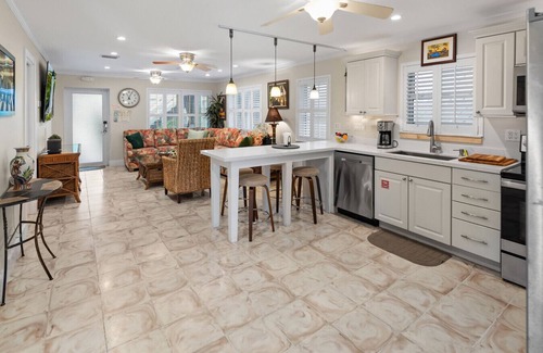 Old Town House | Lennon's Lodge, Luxury Accommodations for up to 6!