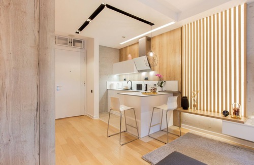 Novi Beograd Apartment | LEO Modern Apartment with free Garage, Self-Check-In, Wi-Fi and Concierge
