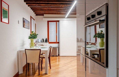 San Marco Apartment | Leon 1014 #027042-LOC-02923