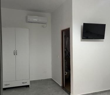 Borsh Apartment | Leone Guesthouses