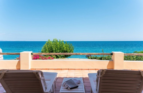 Leonidio Villa | Leonidio Beachfront Family Villa