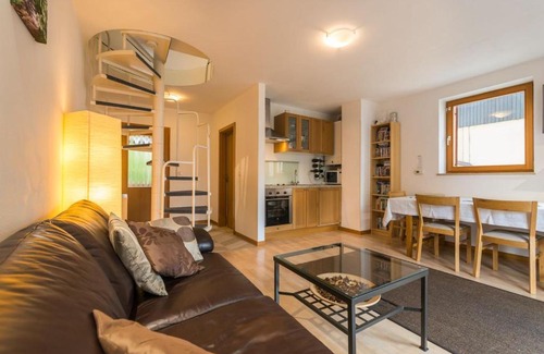 Cezsoca House | Lepa Soca House