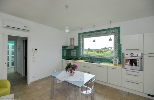 Conversano Villa | Leralora House - Olive Tree. Elegant villa with swimming pool, a stone's throw from the sea