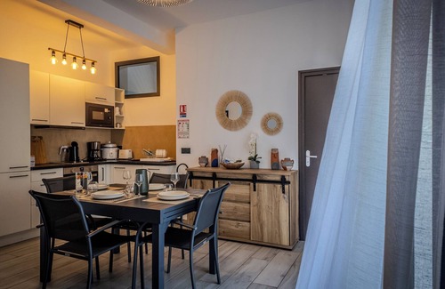 Etang Sale Les Bains Apartment | Les 3 sables, Coco