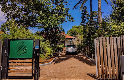 Etang Sale Les Bains Apartment | Les 3 sables, Coco