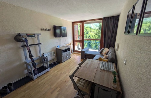 Arc-2000 Apartment | Les Arc 2000 Ski to Door Modern Apartment. Fantastic access to the slopes.