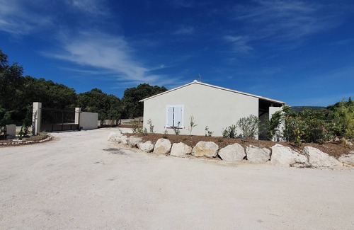 Saumane-de-Vaucluse House | "Les bergeries de Saumane", large air-conditioned gite, shared heated pool.