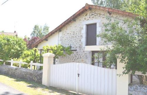 Montbron Apartment | Les Bruyeres Gite
