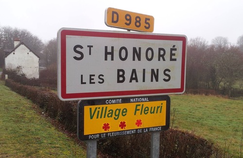 Saint-Honore-les-Bains Apartment | Les Buissonnets "Salièri" apartment for 3 people in the Morvan