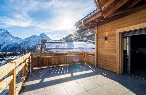 Les Deux Alpes Ski Chalet | LES CHALETS DU PIC : 26 pers panoramic view of the mountains