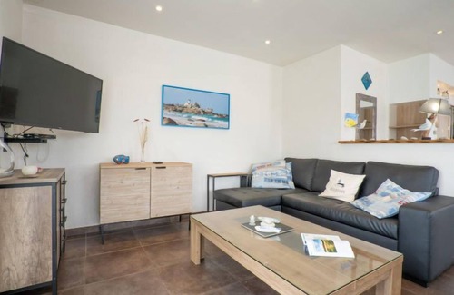 Brignogan-Plage Apartment | Les Chardons Bleus 1 by Interhome
