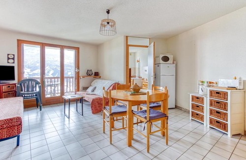 Embrun Apartment | Les Fauvettes - appartement vue imprenable sur montagne