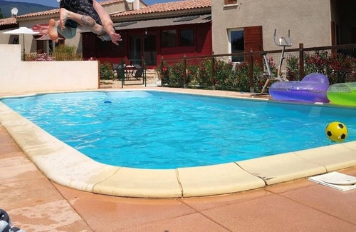 Chateauneuf-Val-Saint-Donat House | Les Papillons 40m2, a real cocoon for two lovers! Shared swimming pool