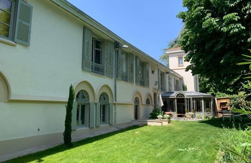 Montessuy Villa | Les Gargouilles - House with crazy charm heated pool and garden