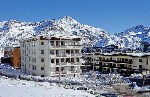 Les Almes Apartment | Les Grandes Balmes I et II (Le Lac) by Interhome