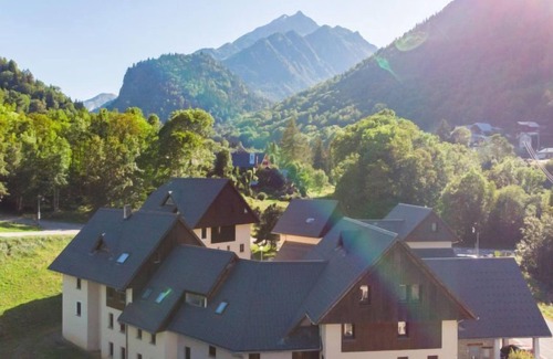 Saint-Colomban-des-Villards Apartment | Les Hameaux de la Perrière by Interhome