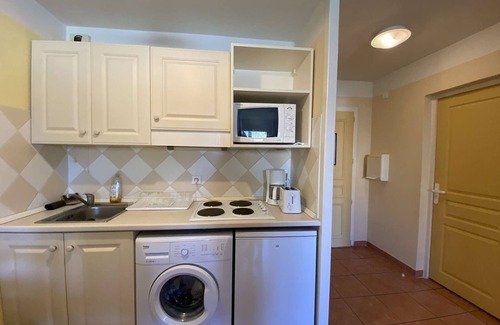 Les Issambres Apartment | Les Issambres, 1BR apartment with pool, parking