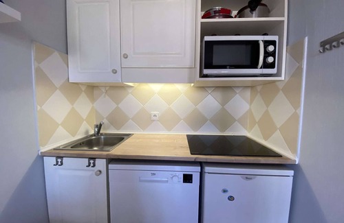 Les Issambres Apartment | Les Issambres: Studio cabin for 4, AC, pool, parking