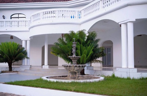 Yaounde Villa | Les Jardins de René is an exceptional place located in Santa Barbara, Yaoundé,