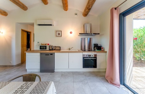 Saumane-de-Vaucluse House | Les lavandes – Haven of peace with heated swimming pool at the gateway to the Luberon