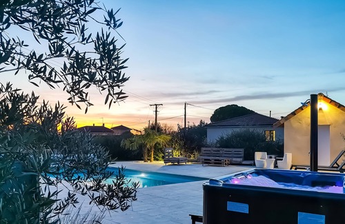 Panazol House | "Les Lièvres" House: Air-conditioned Relaxation Oasis with Pool & Jacuzzi