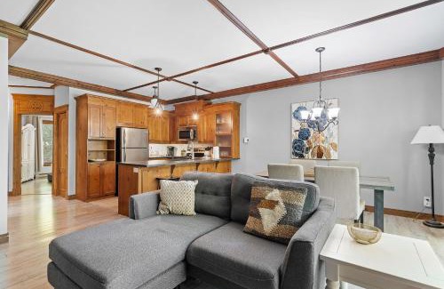 Mont-Tremblant House | Les Manoirs Wpool & Hot Tub Near Village 120-7