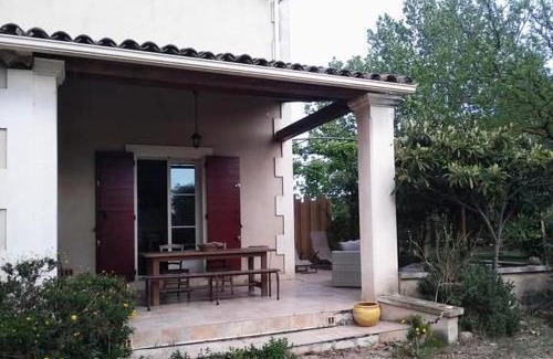 Maillane House | Les Néfliers