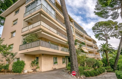 Riou - Petit Juas - Av de Grasse Apartment | Les Pins D'Alep by Interhome