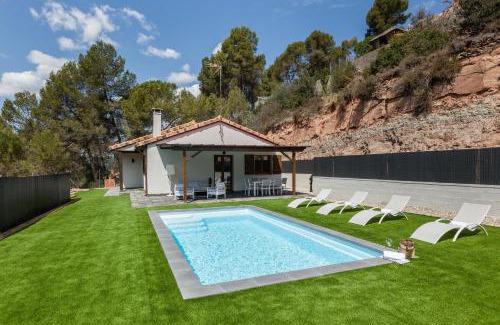 Castellnou de Bages Ski Chalet | Les Roques
