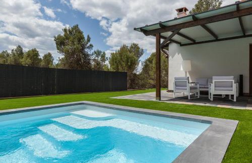 Castellnou de Bages Ski Chalet | Les Roques