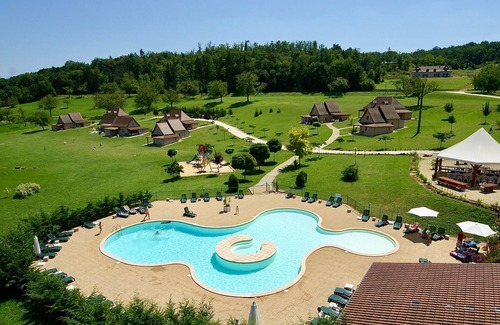 Hautefort House | Les SOURCES "VIP Softail" panoramic terrace, SPA, swimming pool, fishing pond.