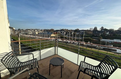 Vannes Apartment | Les Terrasses Marines - Vue imprenable sur le port de plaisance