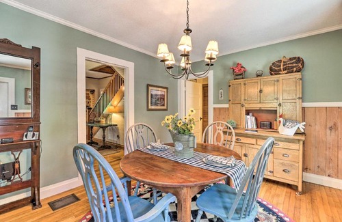 Crumpler House | Less Than 1 Mi to Tubing Crumpler Getaway with Fire Pit!
