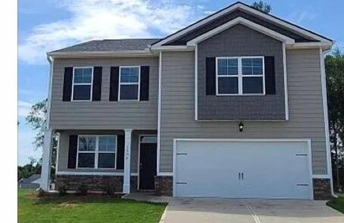 Grovetown House | Less than 13-mile commute to Augusta National Golf Club