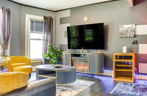 West Side Apartment | Less Than 2 Mi to Dtwn and Mississippi River West Side Home