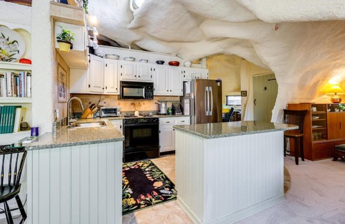 Sandgate House | Less Than 6 Mi to Arlington Whimsical Stone Abode!