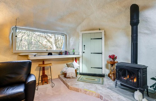 Sandgate House | Less Than 6 Mi to Arlington Whimsical Stone Abode!