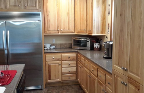 Labadie House | LESS THAN 8 MILES TO PURINA EVENT CENTER, PET FRIENDLY WITH FENCED AREAS