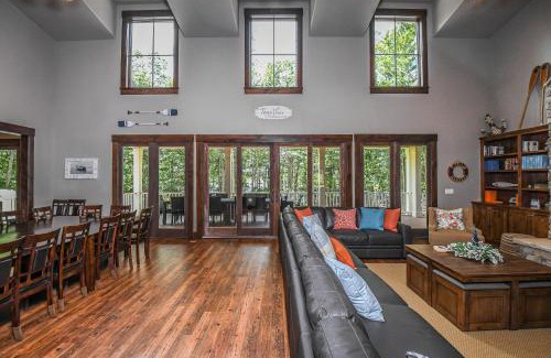 Waterfront Greens House | Let the Good Times Roll
