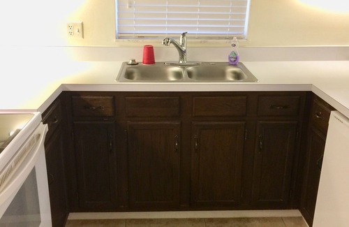 Florida Ridge Condo | Let the Sun beam into this pristine, quiet, newly renovated Condo and relax.