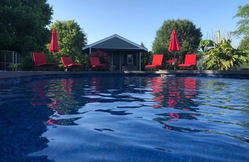 Lakeland House | Let your stress melt away at the B.O.B. House